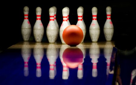 "Tung Tăng" Phá Kỷ Lục Tại Các Quán Bowling "Chất Ngất" Ở Đài Bắc